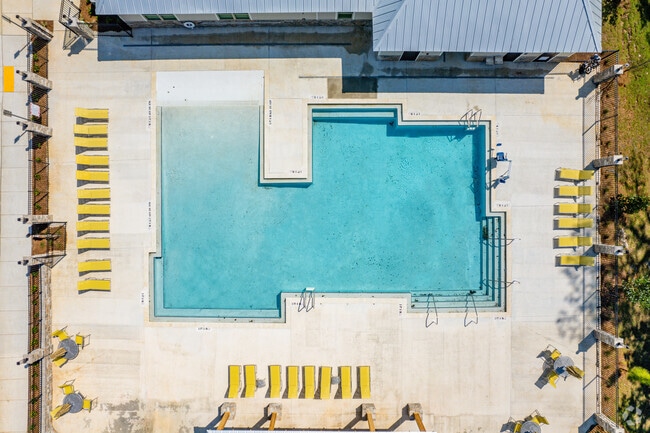 Pool - Capital Grand