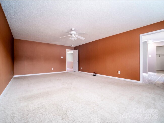 Building Photo - 910 Torsion Lane