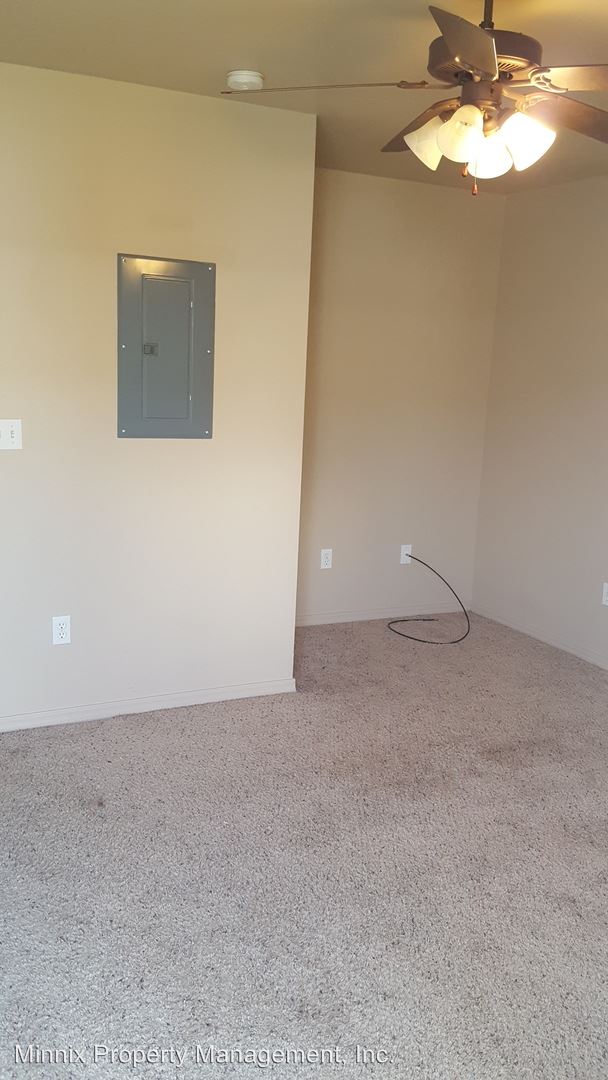 Building Photo - 2801 Mable Dr