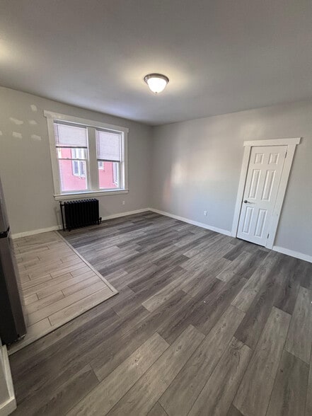 Building Photo - 820 Canton St