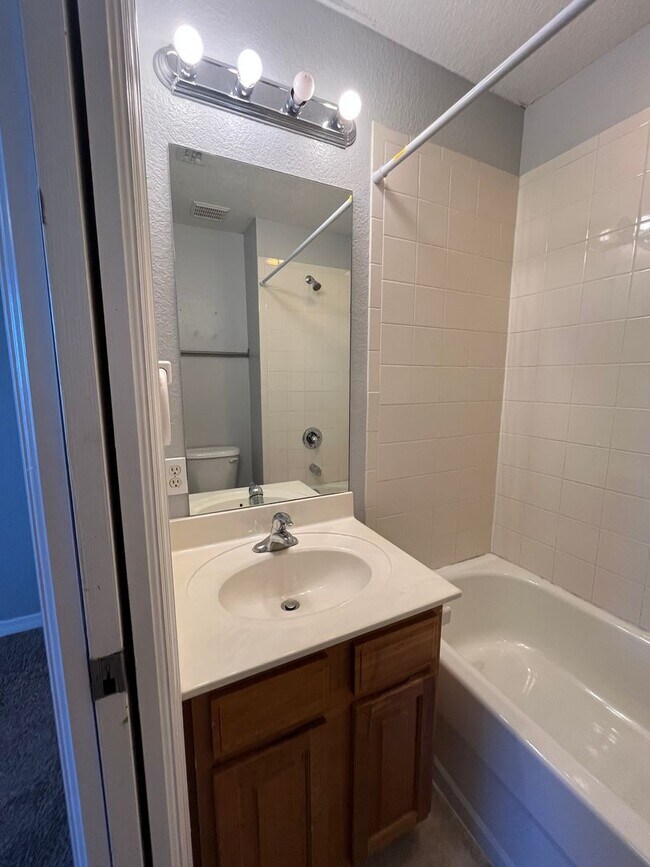 Building Photo - 26366 Nadir Rd