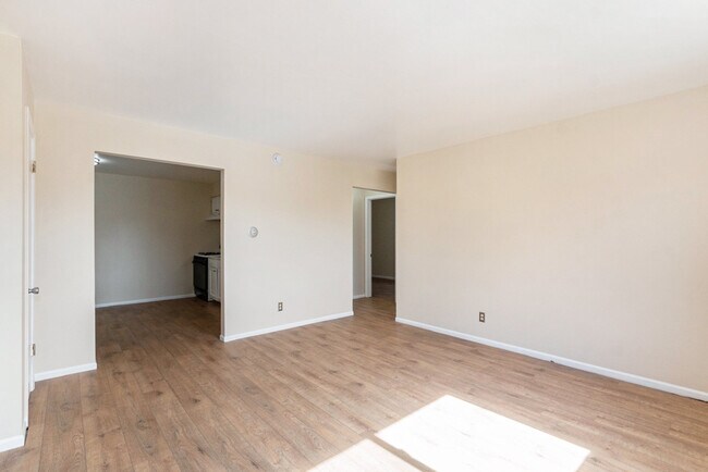 Building Photo - Adler Apartments