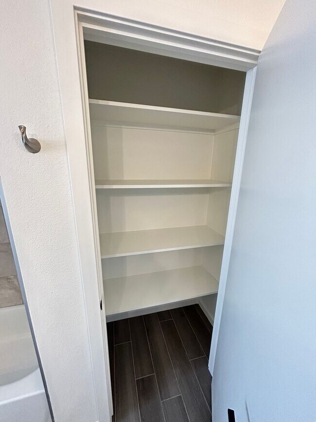 Building Photo - Remodeled Home Near Downtown Chandler!