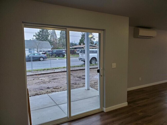 Building Photo - 220 Cheryl Ln