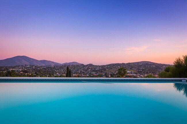 Building Photo - Rare newer one level view single family home