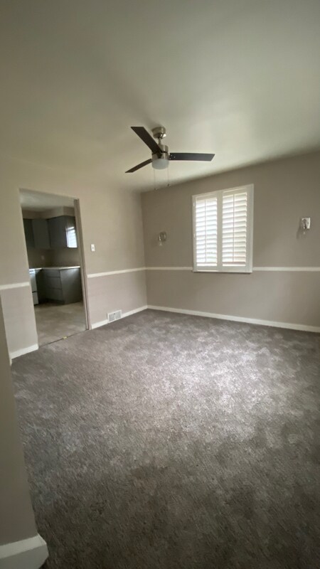 Building Photo - 409 Derrick Ave