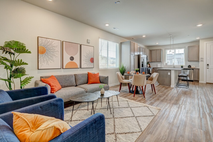 Building Photo - Canvas at Castle Rock