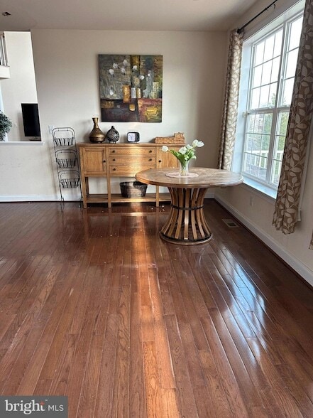 Building Photo - 605 Sunflower Cir