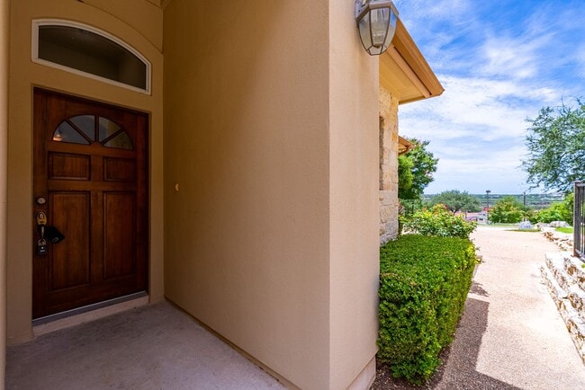 Building Photo - 1305 Delsie Dr