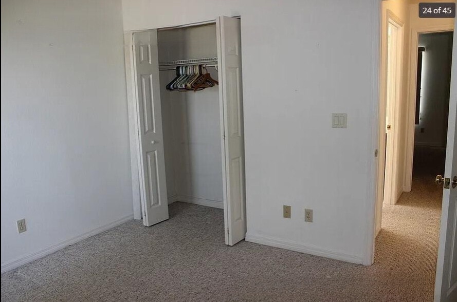 Building Photo - 8101 Setters Point Dr