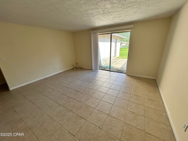 Building Photo - 1028 Bradley Cir