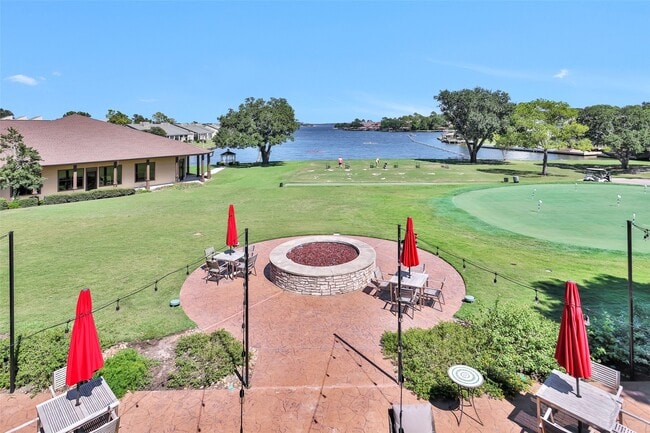 Building Photo - 36 April Point Dr N