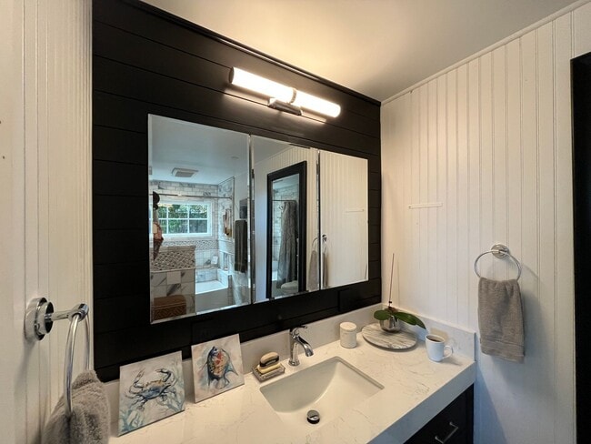 Building Photo - Exceptional Luxury One Bedroom Fully Furnished - Morro Bay w/Views