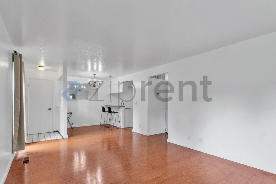 Building Photo - 51 Massolo Dr