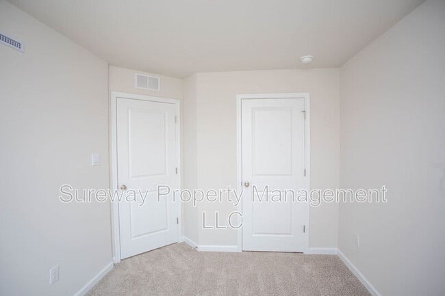 Building Photo - 234 Macoun Way