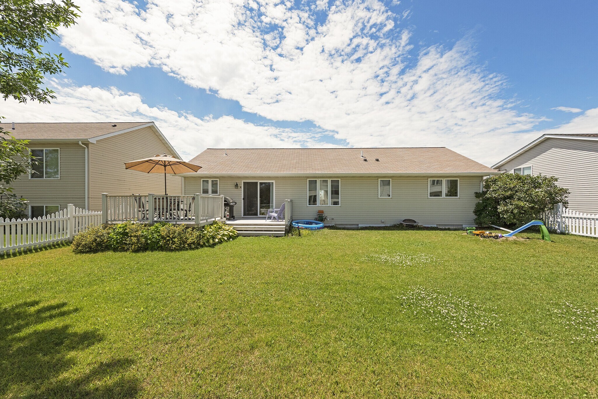 Building Photo - 1187 Blackhawk Dr SW