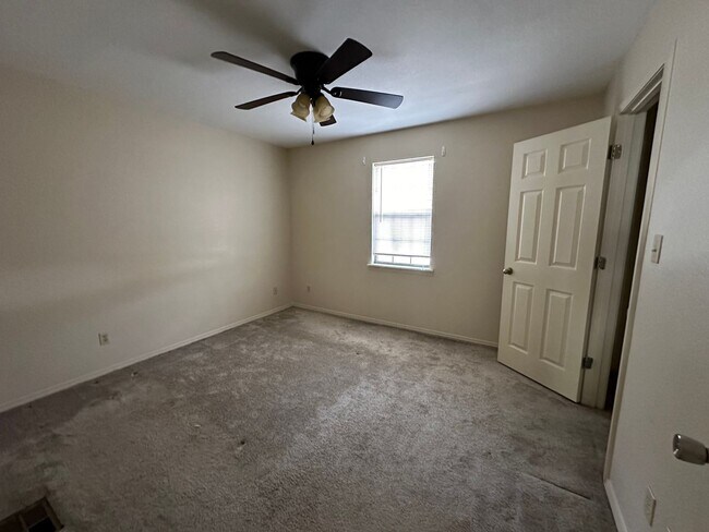 Building Photo - 225 E L St