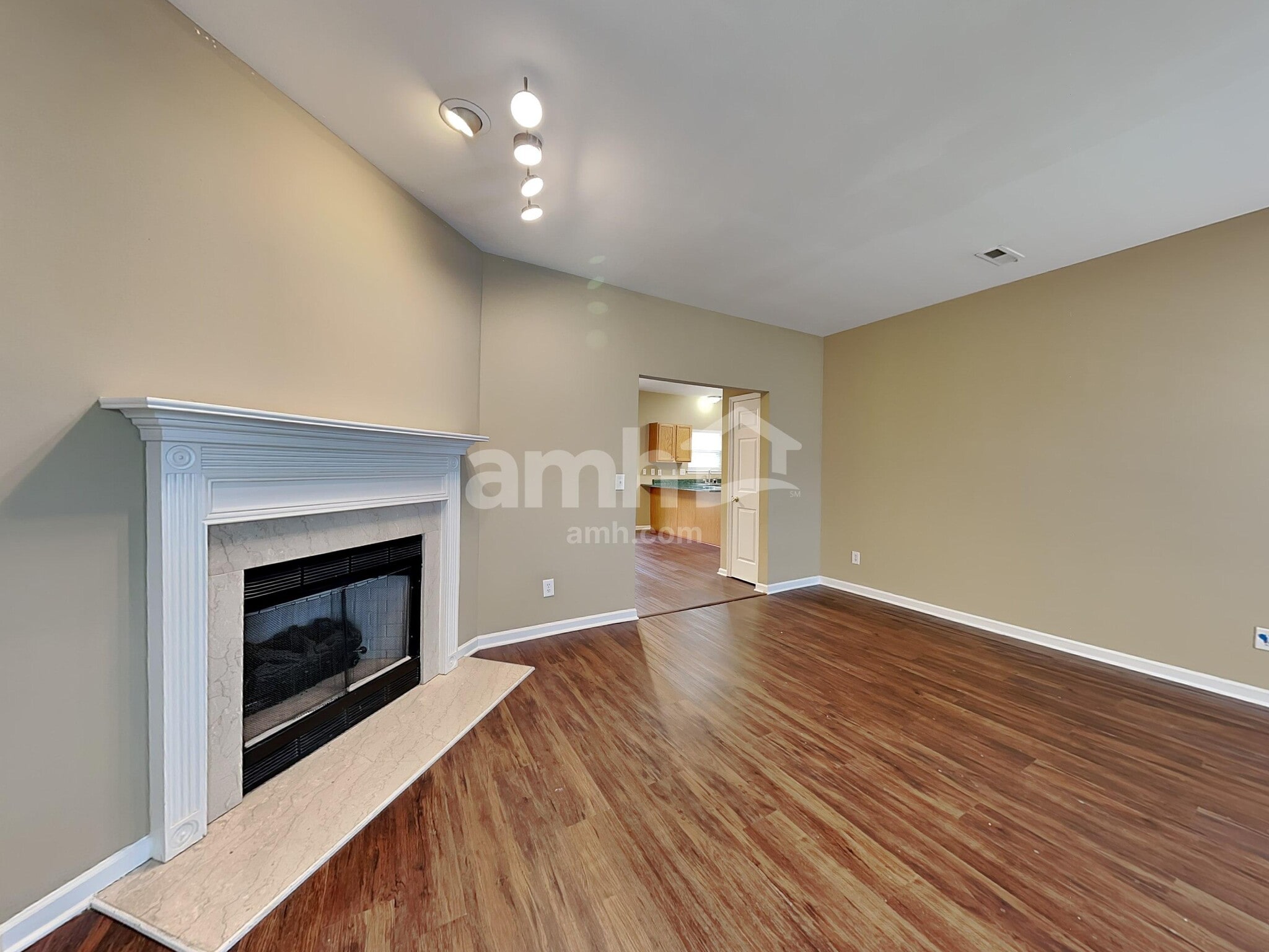 Building Photo - 423 Brownstone St