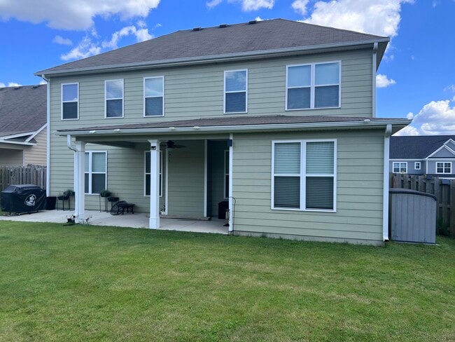 Building Photo - 212 Tulip Dr