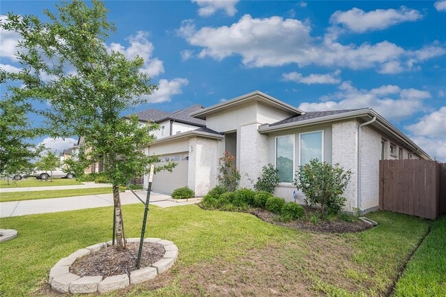 Building Photo - 28447 Halle Ray Dr