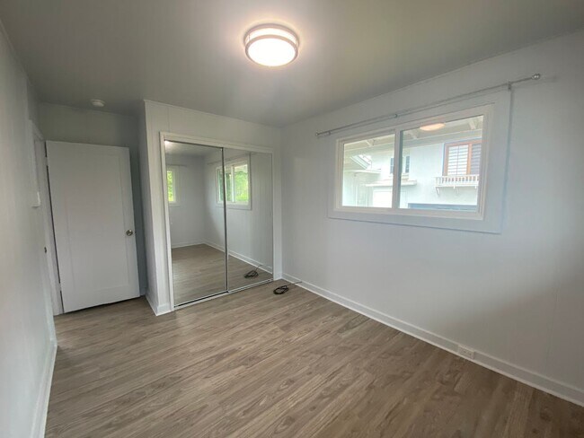 Building Photo - 439MAT