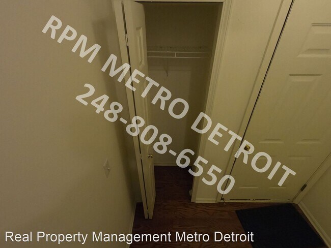 Building Photo - 3 br, 3 bath House - 1128 Faulkner N Bldg #E