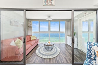 Building Photo - 1007 W Beach Blvd