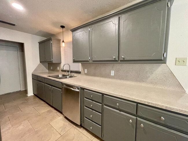 Building Photo - 9717 Blandon Ave