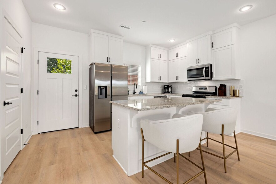 Building Photo - 1935 S Garland Ave