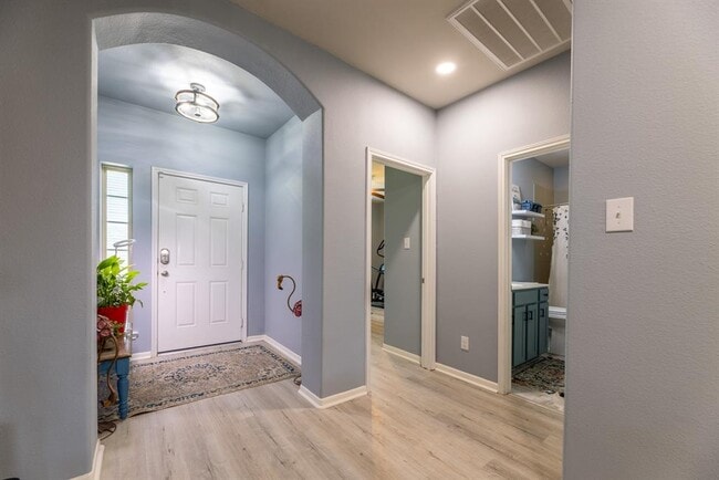 Building Photo - 8806 Explorer Dr