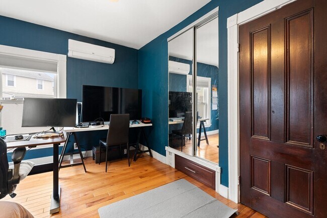 Building Photo - 12 Pomeroy St