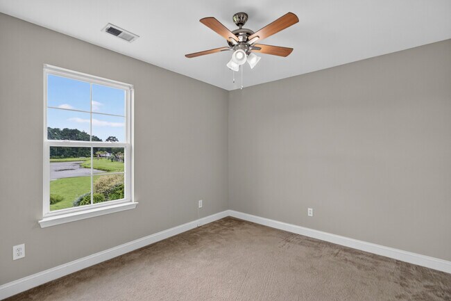 Building Photo - 152 Spindle Way