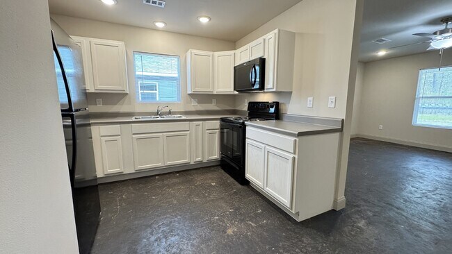 Building Photo - 109 Legado Ln