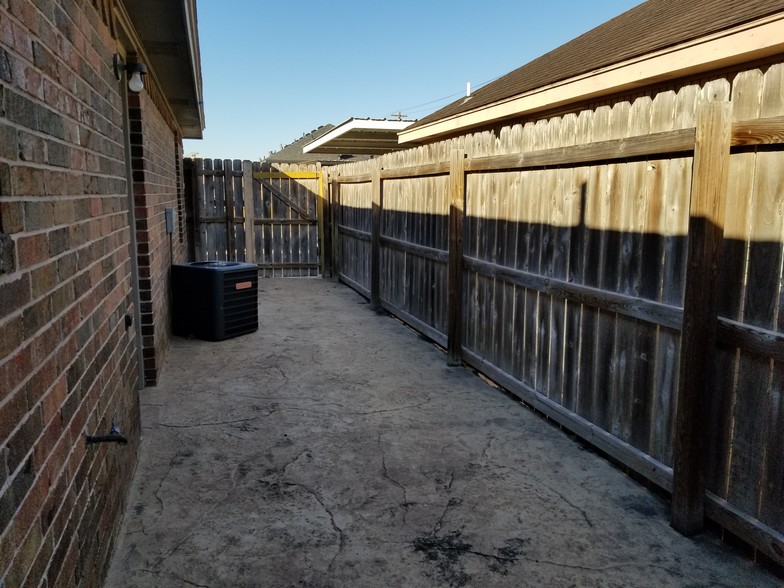 Building Photo - 3607 W Faith Hill St