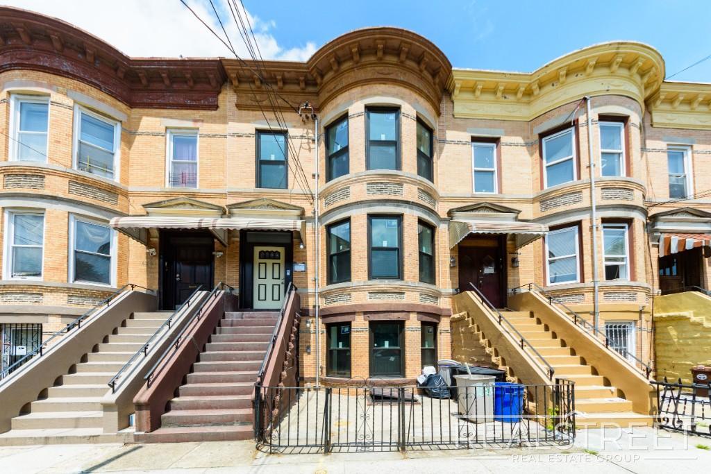 Building Photo - Brand New 4 bed 2 bath in Ridgewood Townho...