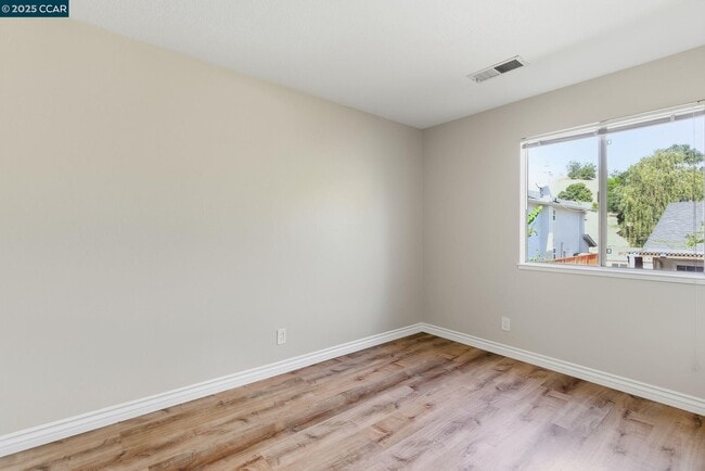 Building Photo - 209 Valley Oak Plaza