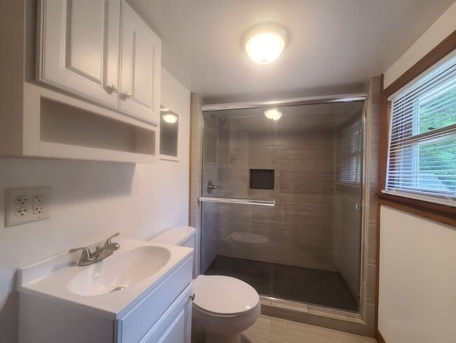 Building Photo - 2 Bedroom 1 Bath House -- outside of town -- Available 08/05/2026