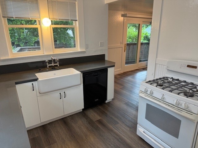 Building Photo - 300 Brown St