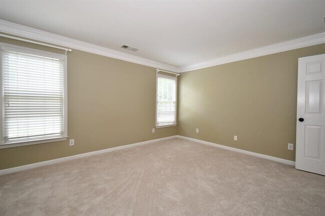 Building Photo - 460 Summer Breeze Ct.