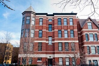 Building Photo - 1449 N Wicker Park Ave