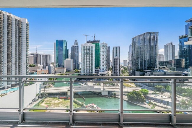 Building Photo - 92 SW 3rd St