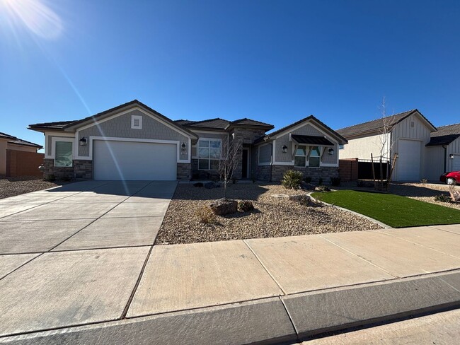 Building Photo - BRAND NEW HOME BY SAND HOLLOW FOR RENT!