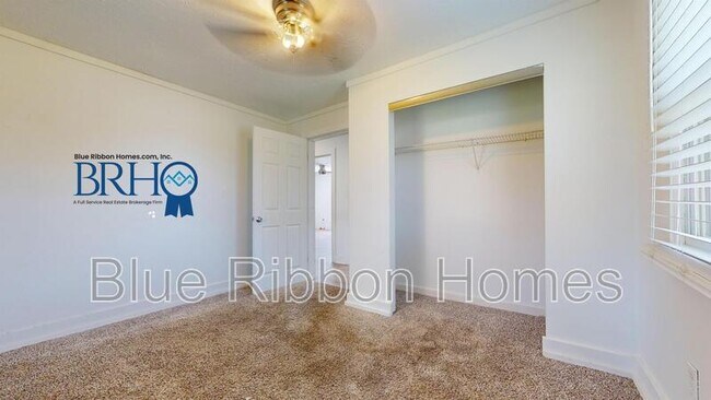 Building Photo - 3213 Shields Ave