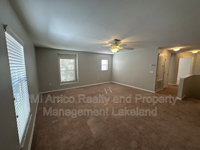 Building Photo - 6955 Lake Eaglebrooke Dr