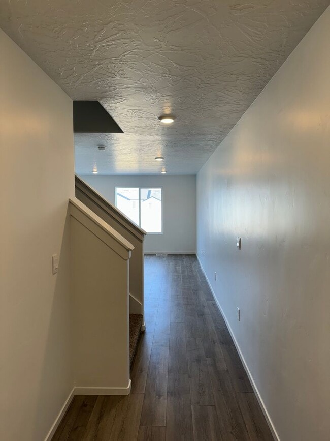 Building Photo - 2958 W Graham Lp