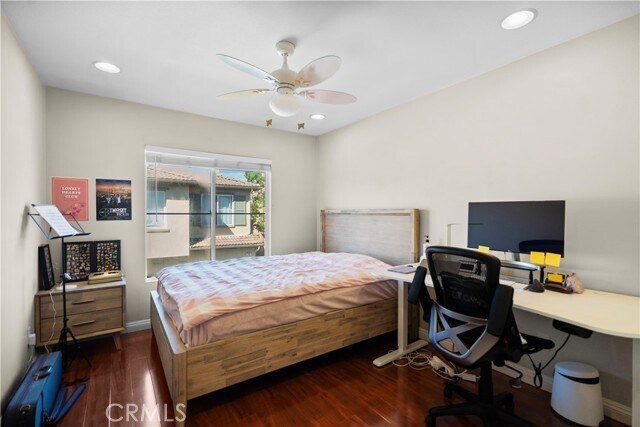 Building Photo - 18 Moonstone