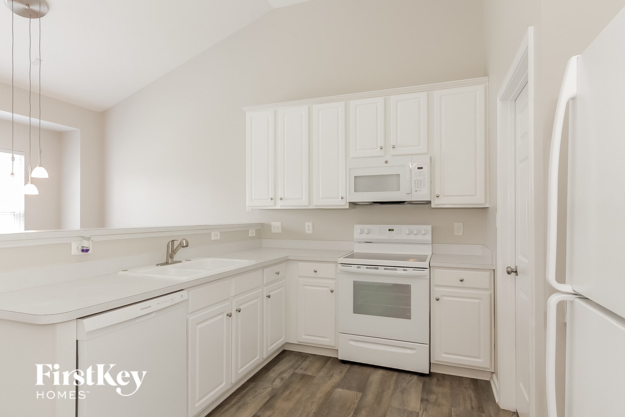 Building Photo - 7860 Cotswold Ct