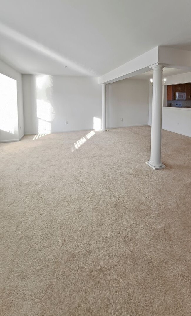 Building Photo - 3074 Esser Pl