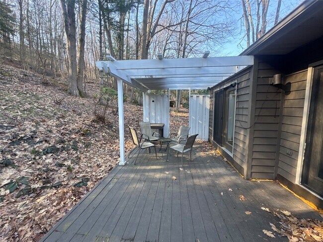 Building Photo - 41 Kenilworth Rd