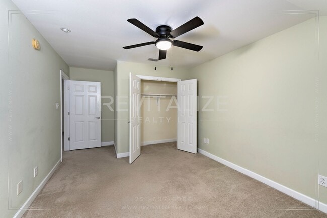 Building Photo - 3 Bed 3 Bath Townhome in West Mobile